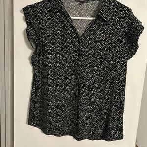 Adrianna Papell size L button up top, short, ruffle sleeves black and white